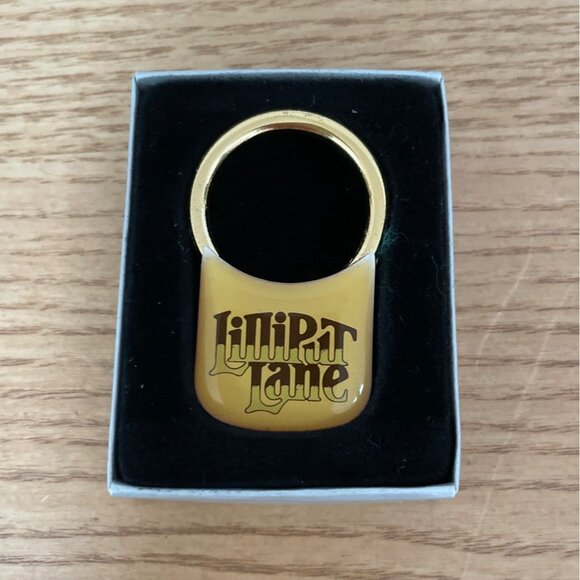 Lilliput Lane Collectible Keyring Fob With Gift Box Gold Tone Brand New - Picture 2 of 6